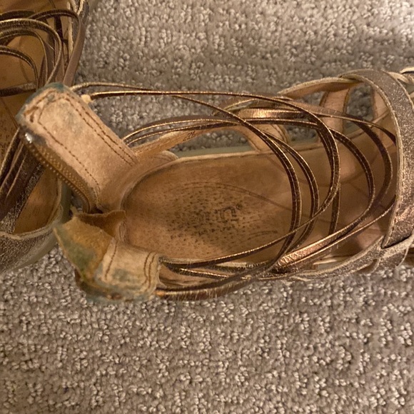 Born Sandles - Picture 4 of 5